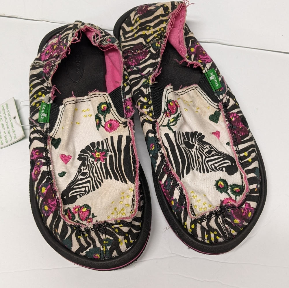 Sanuk Gir Zebra Flats